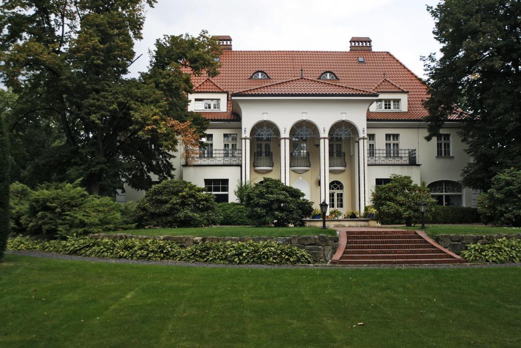 Rezydencja Willa Park & Restauracja Легница Экстерьер фото