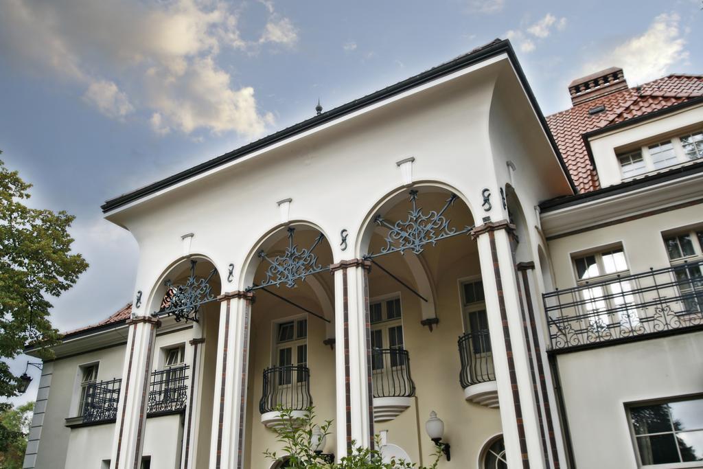 Rezydencja Willa Park & Restauracja Легница Экстерьер фото
